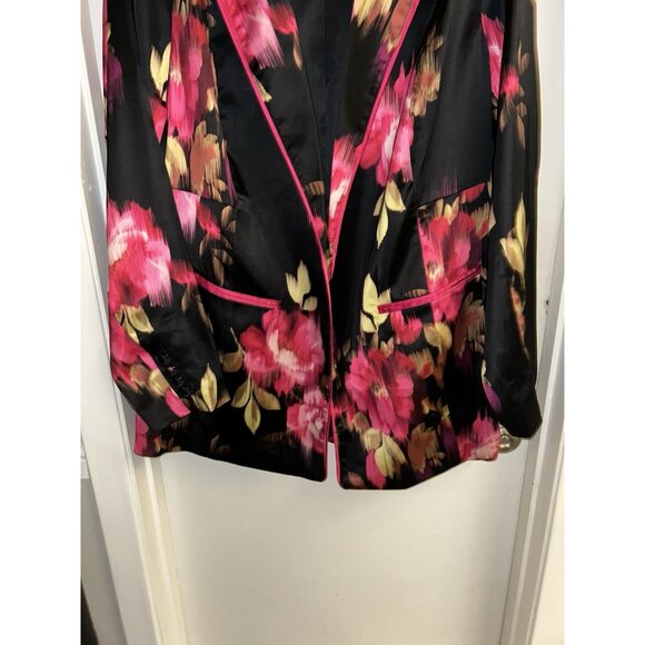 Torrid Black Pink Floral Satin Open Front Relaxed Business Casual Blazer Size 2X - Picture 4 of 7